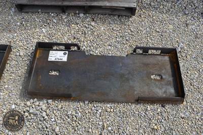 Kit Containers SKID STEER WELD-ON ATTACHMENT PLATE