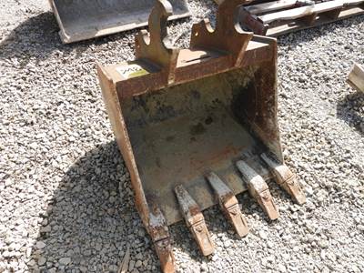 Kubota 36" TOOTH EXCAVATOR BUCKET