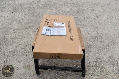 LANDHONOR TELESCOPING LADDER