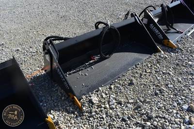 LYALS 4-IN-1 BUCKET ATTACHMENT