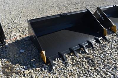 LYALS BUCKET ATTACHMENT