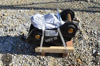 LYALS QUICK COUPLER ATTACHMENT