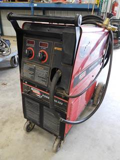 Lincoln POWER MIG 255 WELDER