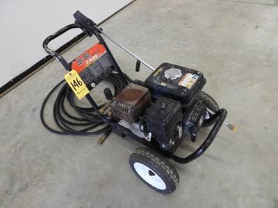 MI-T-M 2400PSI PRESSURE WASHER