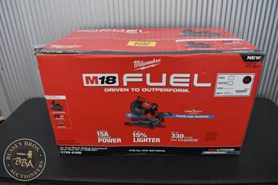 Milwaukee M18 MITER SAW