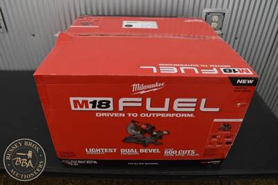 Milwaukee M18 MITER SAW