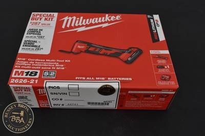 Milwaukee M18 OSCILLATING TOOL