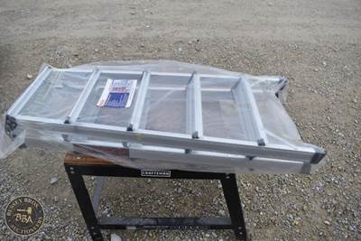 PABREAK 4-STEP FOLDING LADDER