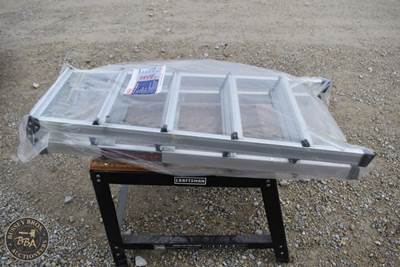 PABREAK 4-STEP FOLDING LADDER