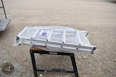 PABREAK 4-STEP FOLDING LADDER