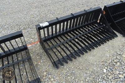 PABREAK ROCK BUCKET ATTACHMENT