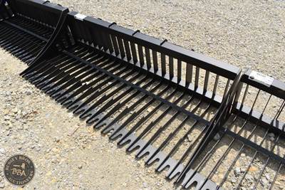 PABREAK ROCK BUCKET ATTACHMENT