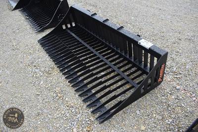 PABREAK ROCK BUCKET ATTACHMENT
