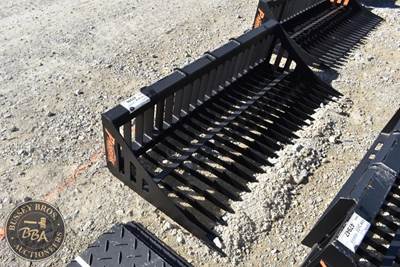 PABREAK ROCK BUCKET ATTACHMENT
