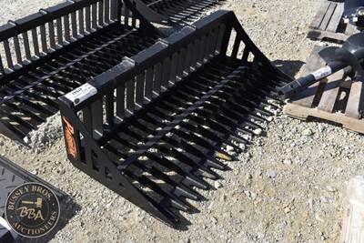 PABREAK ROCK BUCKET ATTACHMENT