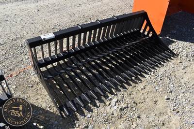 PABREAK ROCK BUCKET ATTACHMENT