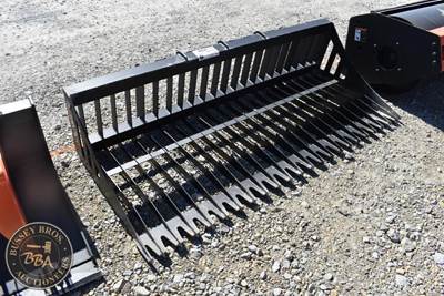 PABREAK ROCK BUCKET ATTACHMENT