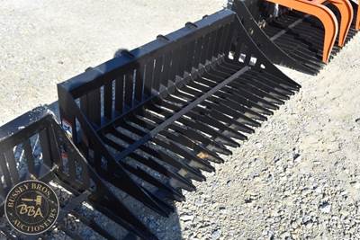 PABREAK ROCK BUCKET ATTACHMENT