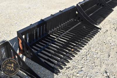 PABREAK ROCK BUCKET ATTACHMENT