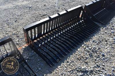 PABREAK ROCK BUCKET ATTACHMENT