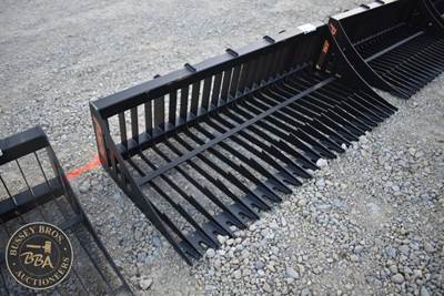 PABREAK ROCK BUCKET ATTACHMENT