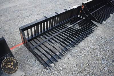 PABREAK ROCK BUCKET ATTACHMENT