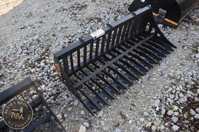 PABREAK ROCK BUCKET ATTACHMENT