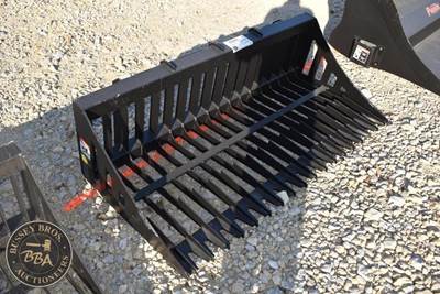 PABREAK ROCK BUCKET ATTACHMENT