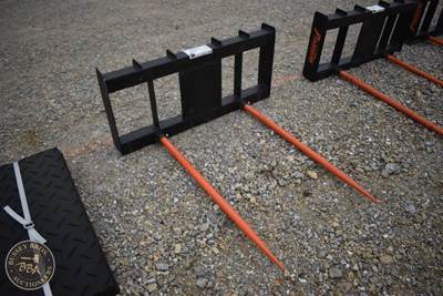 PABREAK SKID STEER BALE SPEAR