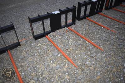 PABREAK SKID STEER BALE SPEAR