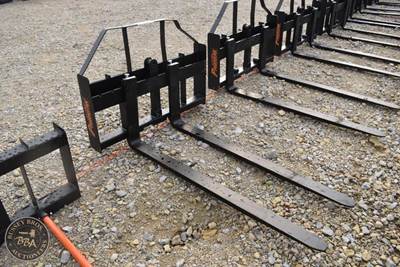 PABREAK SKID STEER PALLET FORK ATTACHMENT