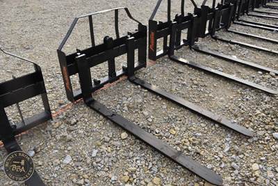 PABREAK SKID STEER PALLET FORK ATTACHMENT