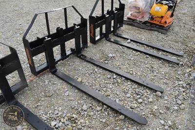 PABREAK SKID STEER PALLET FORK ATTACHMENT