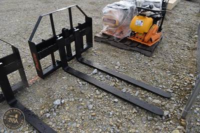 PABREAK SKID STEER PALLET FORK ATTACHMENT