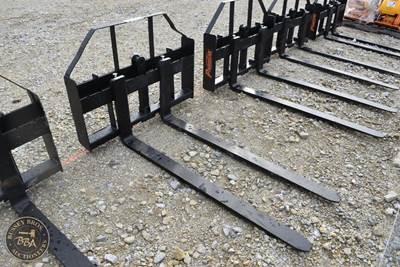PABREAK SKID STEER PALLET FORK ATTACHMENT