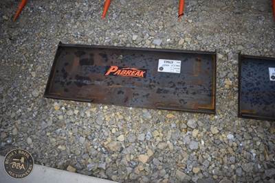 PABREAK SKID STEER WELD-ON ATTACHMENT PLATE