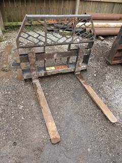 Paladin PALLET FORK ATTACHMENT
