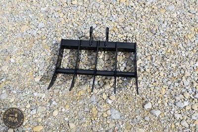 RAKE ATTACHMENT