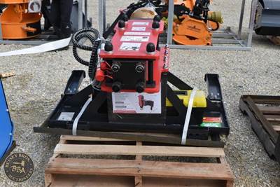RAYTREE 680 HYDRAULIC POST POUNDER