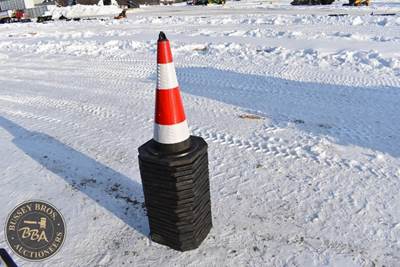 SDLANCH TRAFFIC CONES