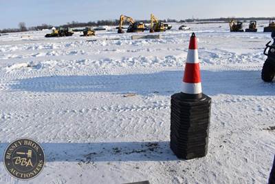 SDLANCH TRAFFIC CONES