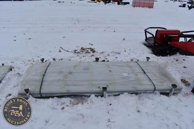 SDLANCH WHITE METAL SIDING