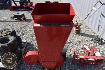 Troy-Bilt CHIPPER SHREDDER