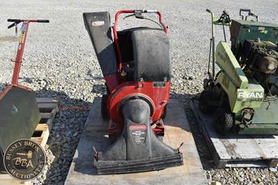Troy-Bilt CHIPPER/SHREDDER VACUUM