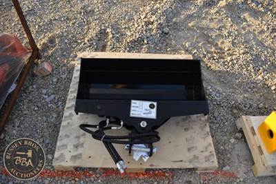 32 Inch Hydraulic Tilt Bucket Attachment,