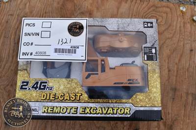 Dream Bridge 2.4GHz 8-Channel Remote Control Excavator, Features Digging Up And