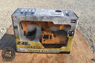 Huina Dream Bridge 1:24 Die-Cast Remote Control Excavator, 8 Channel, 2.4GHz,