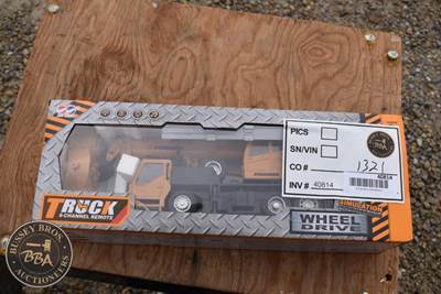 Remote-Controlled Crane Truck