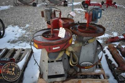 Bin Level Bin Spreaders Bin Level Bin Spreaders Lot Containes 3 Spreaders