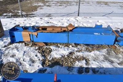 Bisontek Two Post Car Lift Shipping Damage And Missing Parts New/Unused